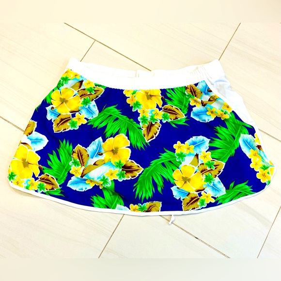 Super Cute !! Floral Skort . NWT! - Picture 2 of 6
